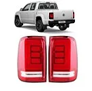 Close da Lanterna Amarok 2017 2018 2019 2020 2021 Red destacando o acabamento em acrílico.